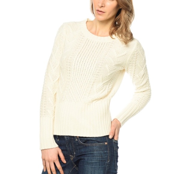 GAP Sweaters - Gap cable knit sweater